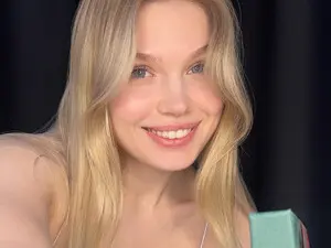 Myfreecams Watch Live Sex Cams of Effie_Cute