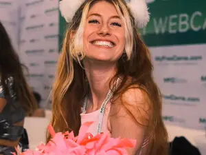 Myfreecams Free Porn Cam of SweetMango