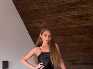 Myfreecams Watch Live Sex Cams of AliceWonderr