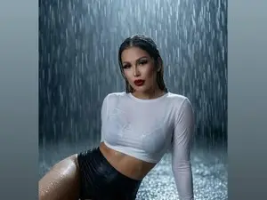 Myfreecams Best live sex cam show of Roshen_Amira