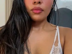 Myfreecams Adult Webcams of KissMeSara