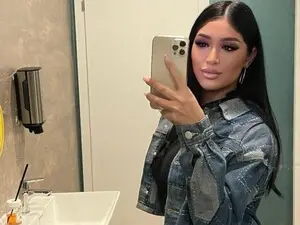 Myfreecams Adult Webcams of Kira_Krush