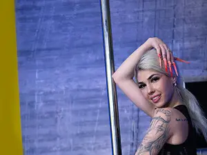 Myfreecams Best live sex cam show of SarahStrip