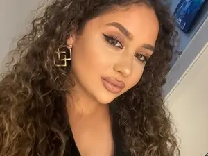 Myfreecams Free Porn Cam of CurlyMaddie