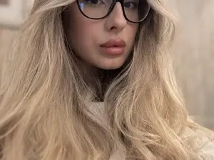 Myfreecams Live Porn of MaddieBriggs