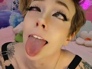 Myfreecams Live Sex Cam of Riley_Cyriis