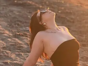 Myfreecams Watch Live Sex Cams of SweetLika