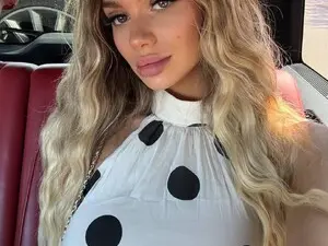 Myfreecams Live Porn of NicolleBlake