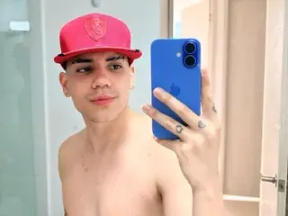 Streamate Best live sex cam show of LeoDaviss