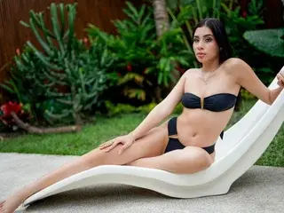 Streamate Live Sex Cam of MiaColucci_GB