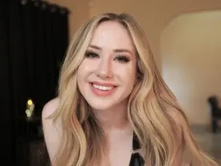 Streamate Free Porn Cam of pintsizedblonde