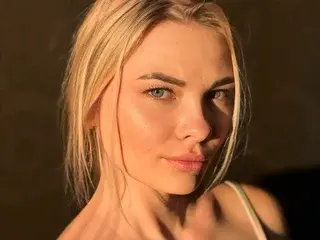 Streamate Watch Live Sex Cams of Tina_Candy