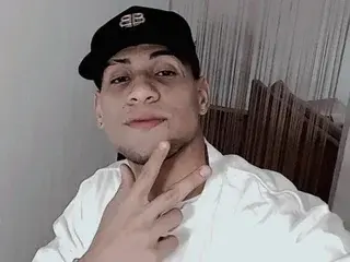 Streamate Free Live Porn of thearturobaby