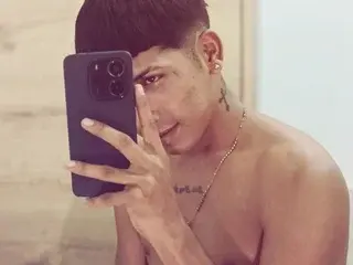 Streamate Watch Live Sex Cams of DaveHottx