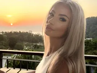 Streamate Sex Cam of MarillynnMoon
