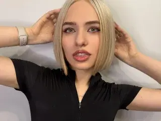 Streamate Live Sex Cam of LizaBreeze
