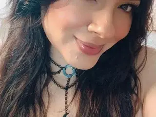 Streamate Adult Webcam of SophieCurvess