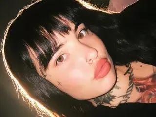 Streamate Sex Cam of HoneyDripsOnYou