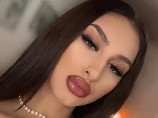Streamate Live Porn of KissInferno