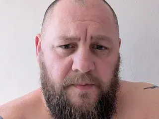 Streamate Free Porn Cam of BeardedBaldie
