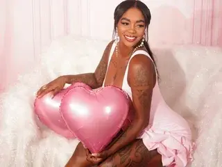 Streamate Best live sex cam show of VenusMillan