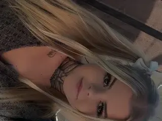 Streamate Nude Webcam of Emiley_Alexander