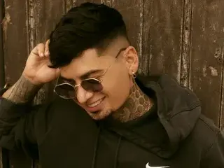 Streamate Live Sex Cam of Sergio27