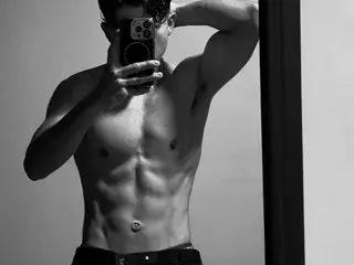 Streamate Live Sex of NicolaiKarav