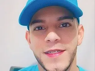 Streamate Free Live Porn of adamjoness