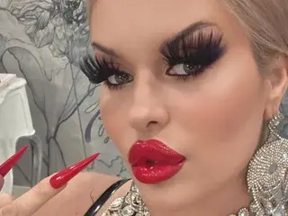 Streamate Free Porn Cam of DiamondDollXX
