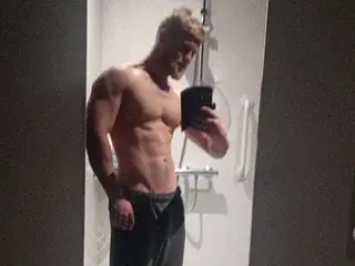 Streamate Free Live Porn of Mr_Mysterious69