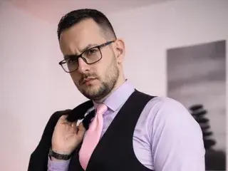 Streamate Free Live Porn of Luis_Guerrero91