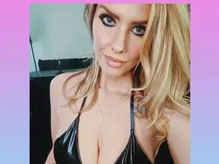 Streamate Best live sex cam show of Ellie_Conrad