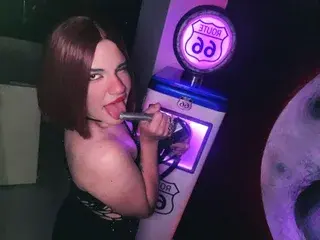 Streamate Live Porn of GlossyyBratz