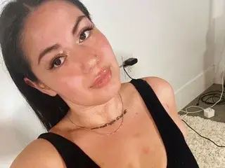 Streamate Nude Webcam of AnnaGloss