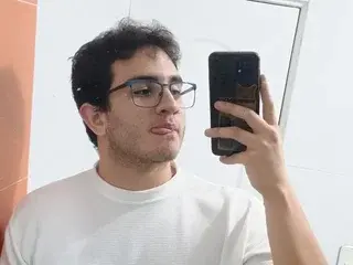 Streamate Free Live Porn of DYLAN_SOLER