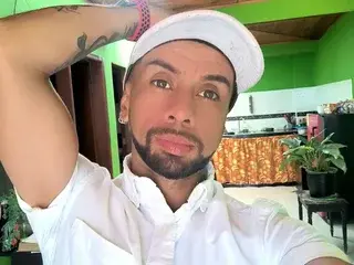 Streamate Watch Live Sex Cams of pervertArian