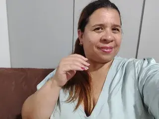 Streamate Adult Webcam of LucianaHot4u
