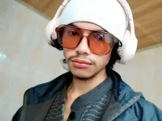 Streamate Live Sex Cam of Frankie_Lm