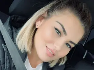 Streamate Best live sex cam show of HugeBoobsErin