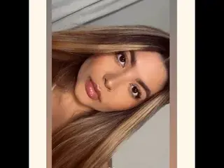 Streamate Nude Webcam of Laura_Montoy