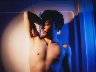 Streamate Live Sex of AleLux