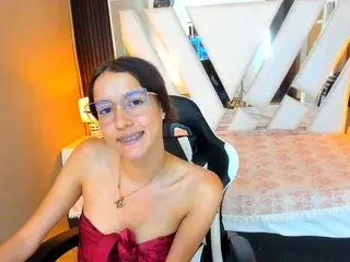 Streamate Adult Webcams of Linda4Petite