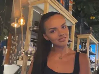 Streamate Watch Live Sex Cams of CarolinaPetra