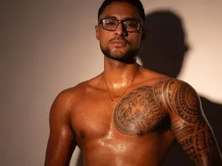 Streamate Adult Webcam of Liam_Garcia