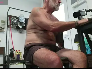 Stripchat Sex Chat of DaddybearVLC