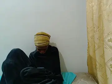 Stripchat Sex Cam of PetiteBarbie_05