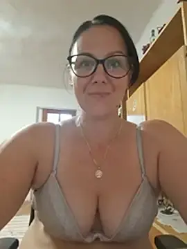 Stripchat Live Sex Cam of fekete_demon