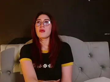 Stripchat Sex Cam of Red-moon1