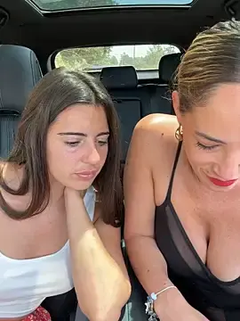 Stripchat Watch Live Sex Cams of SweetAlegra_